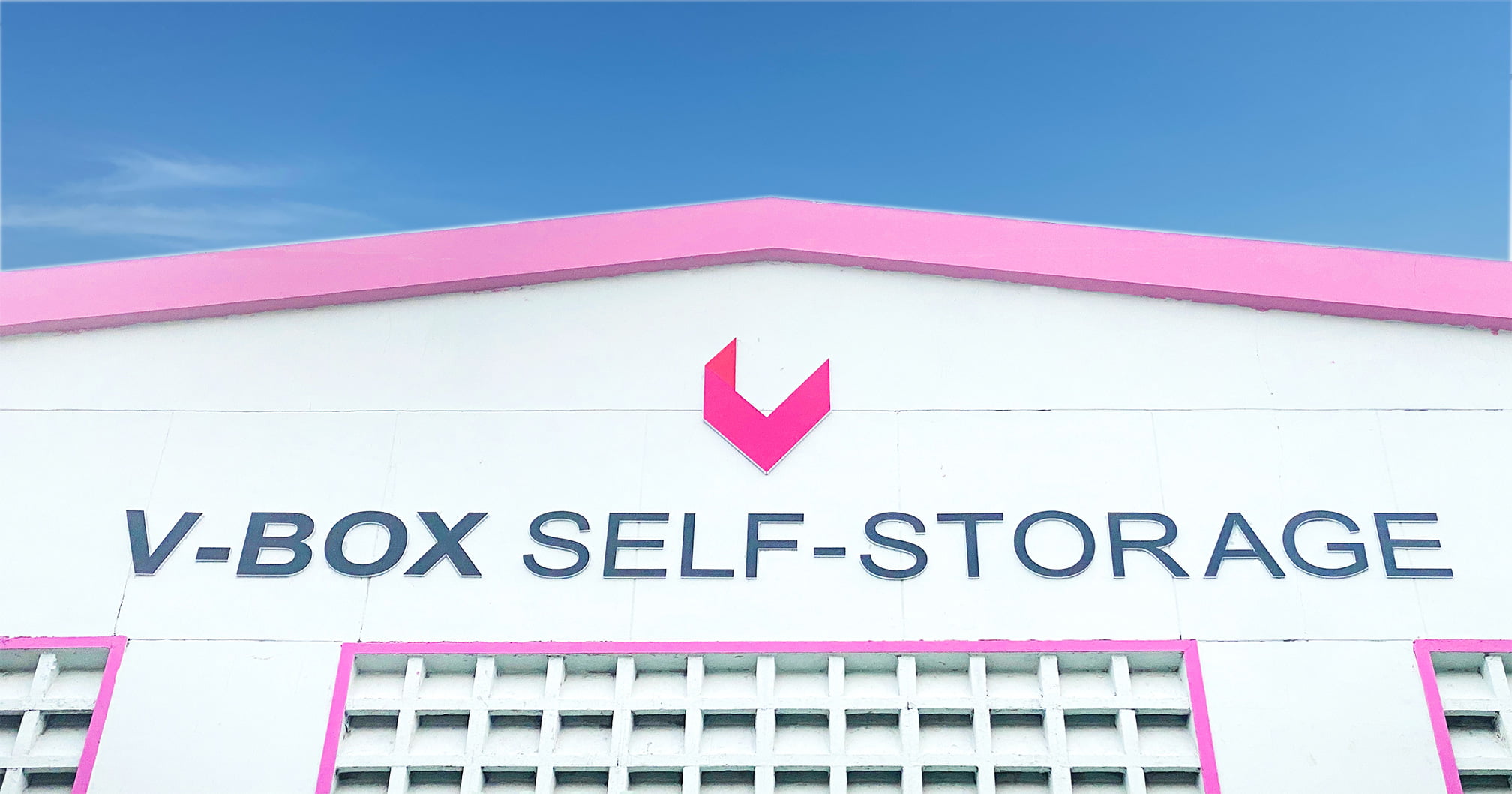 V-Box Self Storage | Mô hình cho thuê kho tự quản, cho thuê kho lưu trữ tốt nhất Tp.HCM 3 outside logo 1